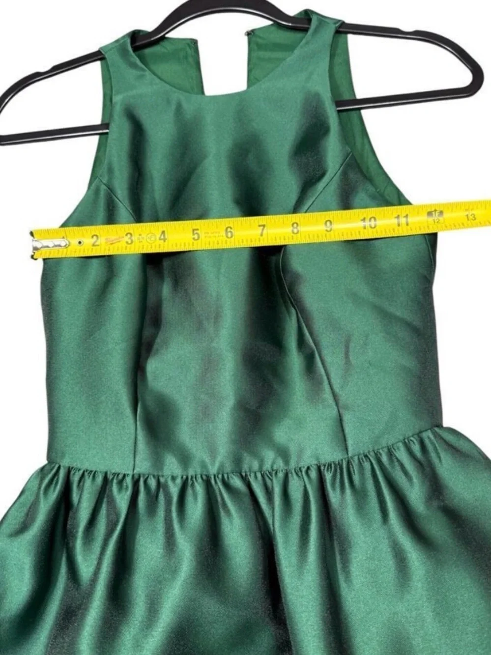 Alfred Sung Emerald Green Satin Gown Dress xxs/XS (No Size Tag)
Could fit child - Picture 4 of 4